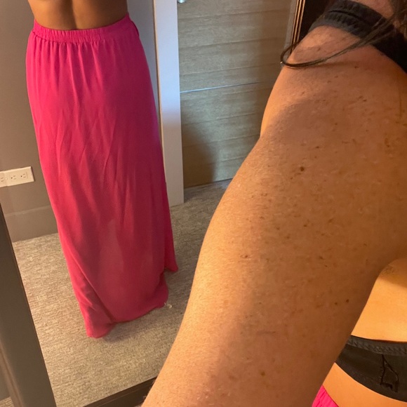 Long flowy pink skirt - Picture 3 of 3